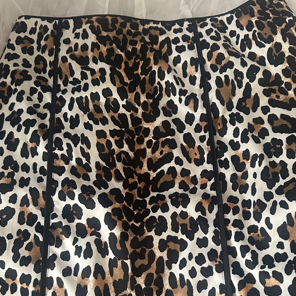 White House Black Market Leopard Print Pencil Skirt